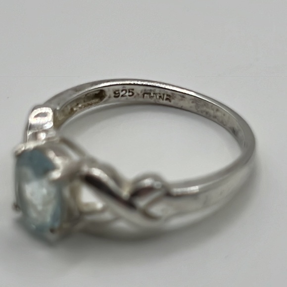STERLING SILVER AND BLUE TOPAZ RING SIZE 6.5 - Picture 4 of 9